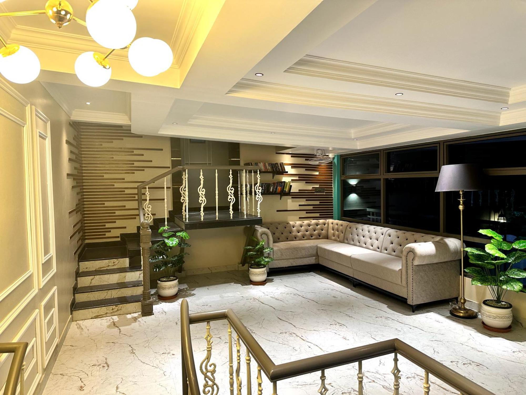 Hotel Lg Suites Бангалор Екстериор снимка